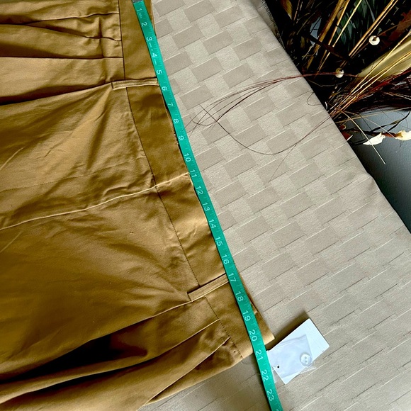 Good American Good 90’s Pleated High Rise Wide Leg Pant in Khaki - Picture 12 of 15